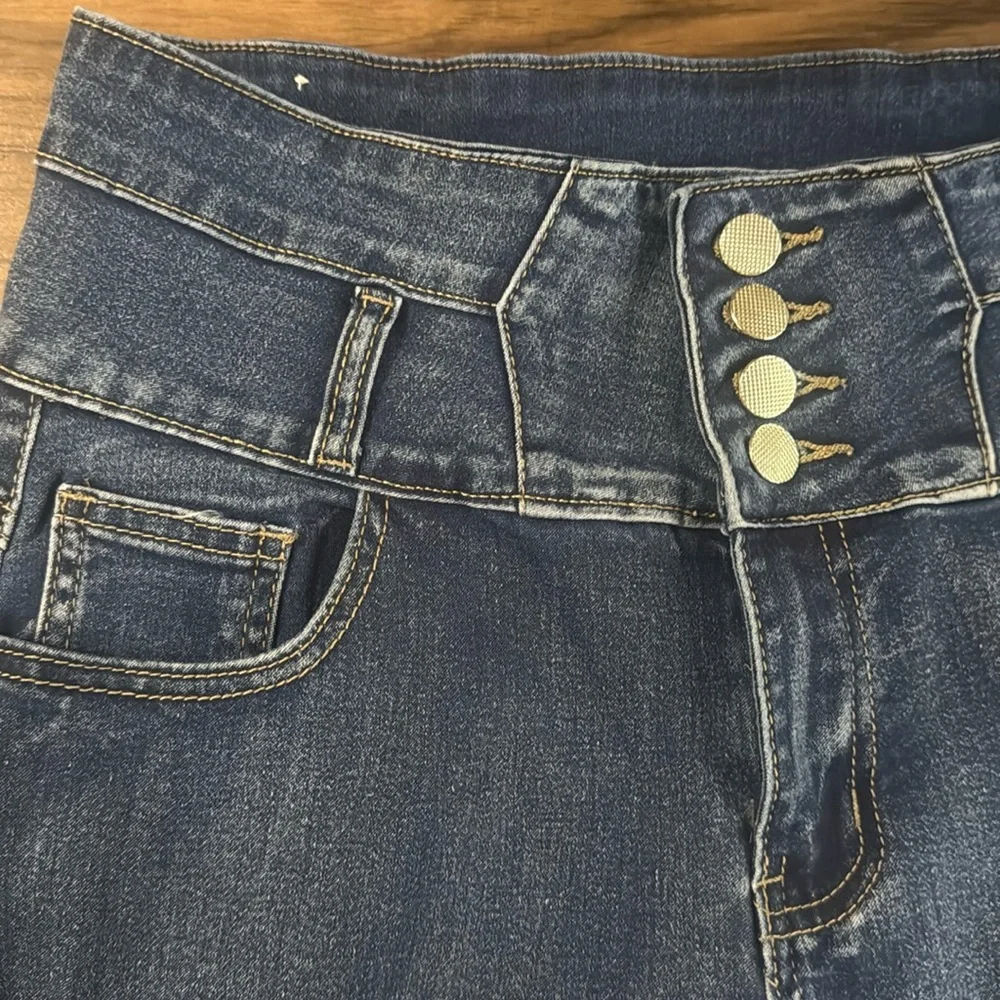 H&Y Women’s High-Waisted Blue Denim Jeans - Picture 3 of 7